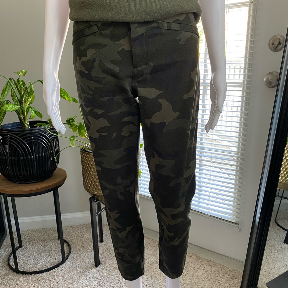 Gap Cropped Skinny Ankle Green Camo Pants